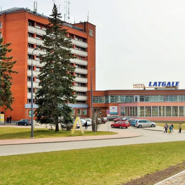 拉特加尔酒店，位于Lūznava的酒店