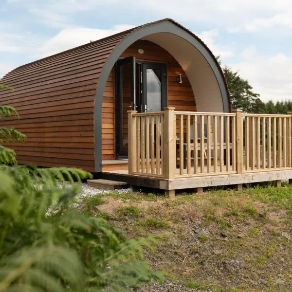 NEW Countryside Farm Pod on Isle of Seil，位于Balvicar的酒店