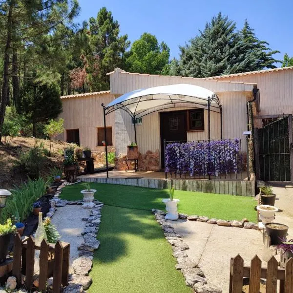 Casa Rubí finca ZAFIRO LAGUNAZO Riopar Parque Natural del Rio Mundo，位于里奥帕尔的酒店