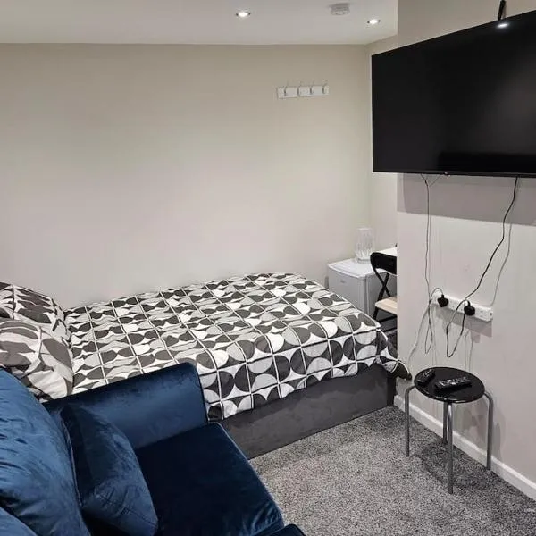 Double En Suite Room Newcastle Upon Tyne，位于Derwent Haugh的酒店