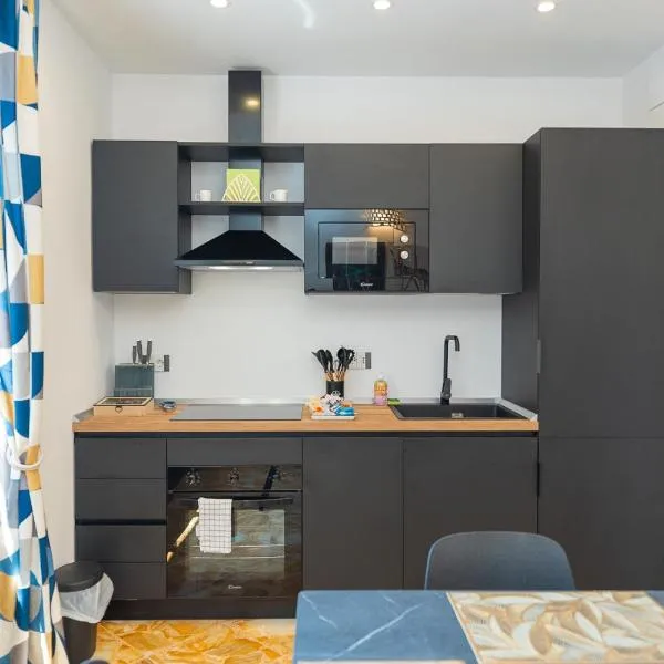 "Maiori" Cozy 3 Bedroom, 3 Bathroom House in the Heart of Maiori，位于马奥莱的酒店