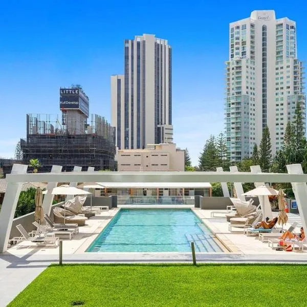 Prime Broadbeach Location wPool Free Onsite Parking，位于黄金海岸的酒店