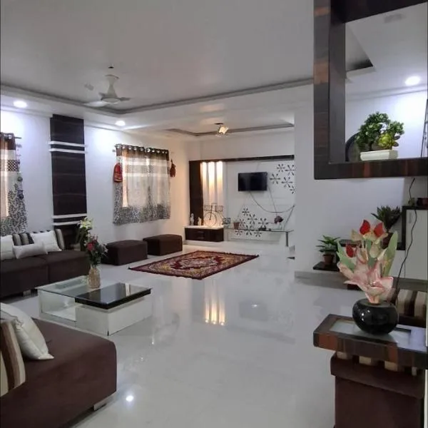 ChandrajyotiVilla 4 All New looks 2BHK Apartment，位于那格浦尔的酒店