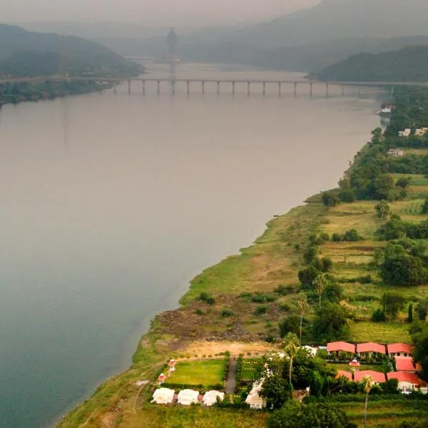 RiverView Tent Resort，位于Kevadia的酒店