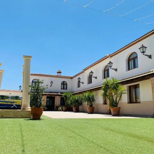 Hotel Restaurante Paneque，位于特拉武科新镇的酒店