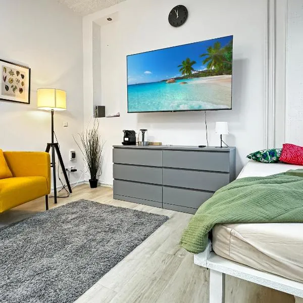2 Zimmer Apartment für 6 P, 15 min zum Flughafen，位于Sirnau的酒店