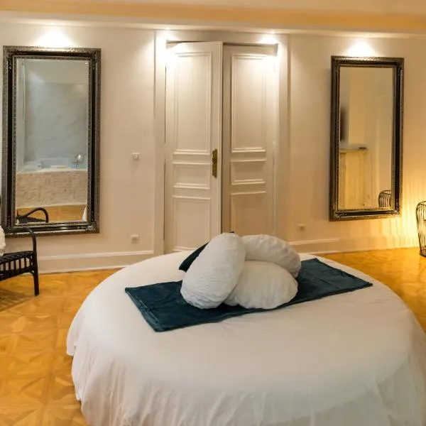 Suite Atemporelle - SPA room，位于蓬塔穆松的酒店