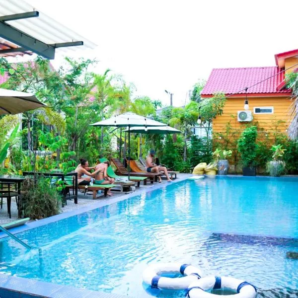 Yellow Star Hostel，位于贡布的酒店