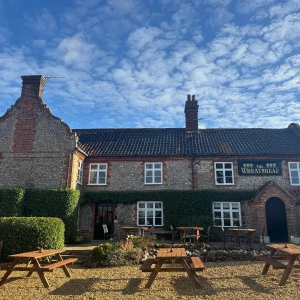 The Wheatsheaf West Beckham，位于Norwich的酒店