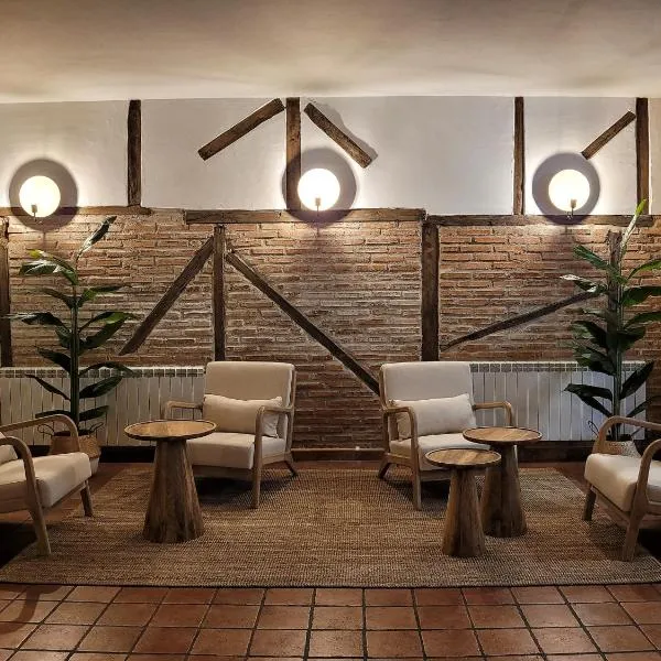 Hospedium Hotel La Fuente，位于坎德拉里奥的酒店