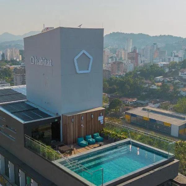 EDIFICIO UP - Loft próximo a Vila Germânica e FURB com vaga.，位于布卢梅瑙的酒店