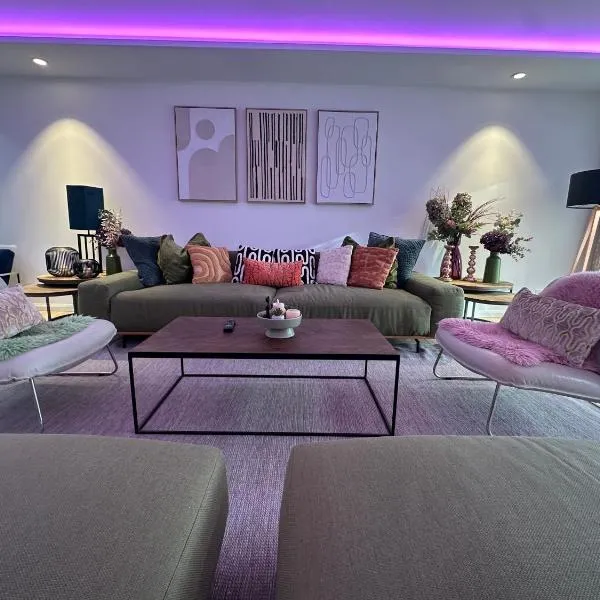 DOM LIVING - LuxusHaus，位于富尔达的酒店