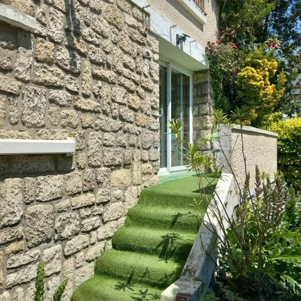 Paisible studio tout confort en bords de Seine，位于Juziers的酒店