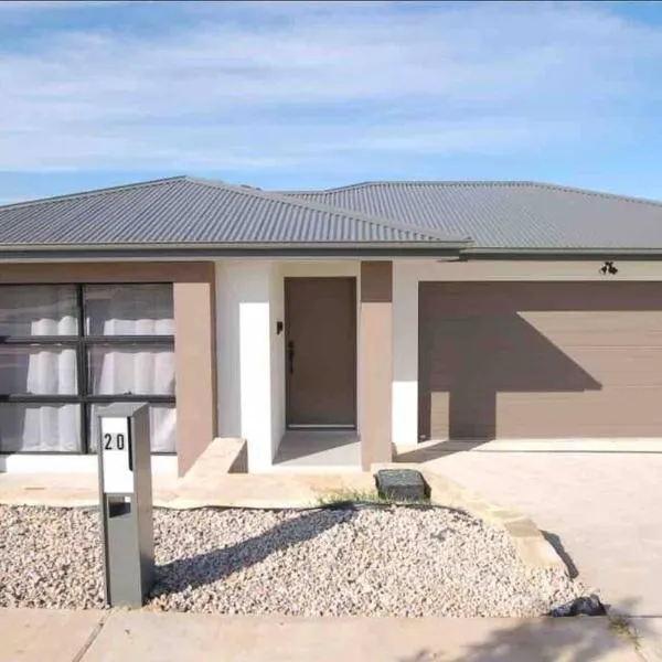 Brand New Delight Home at Throsby with 4 Bedrooms，位于Harrison的酒店