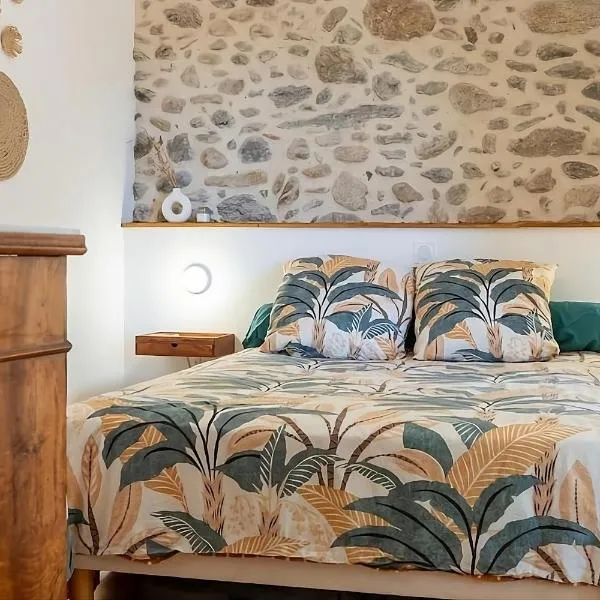 Appartement rénové, charme naturel et authenticité au cœur du village，位于索雷德的酒店