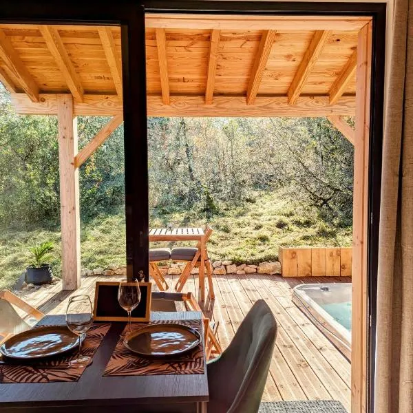 Aux Trois Chênes Lodges Spas，位于梅屈埃斯的酒店
