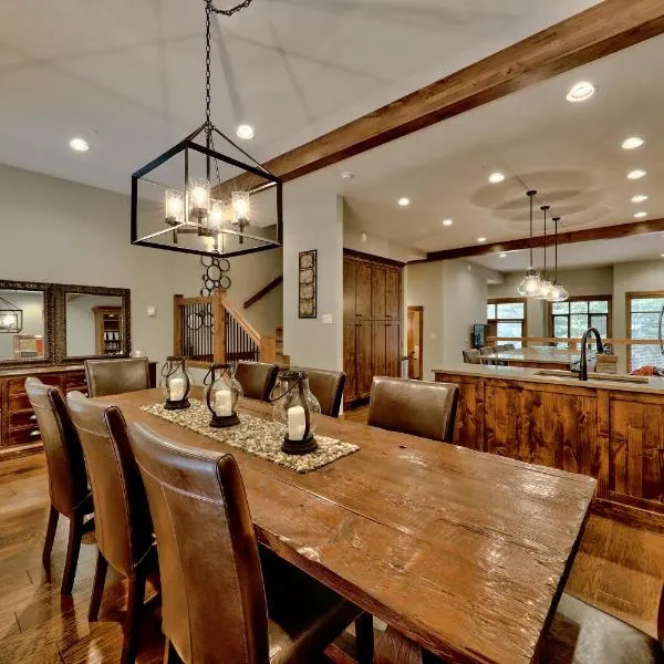 17 Village Walk Sun Peaks BC，位于太阳峰的酒店