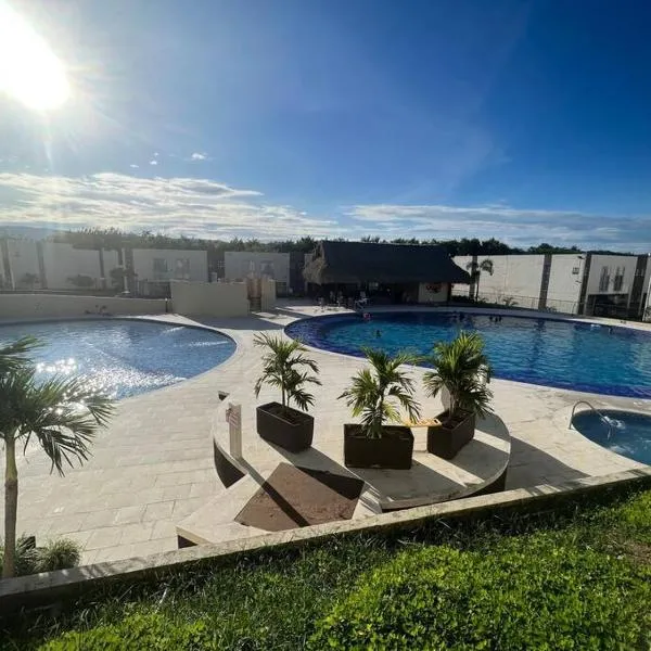 Hermosa casa muy equipada en condominio，位于里考尔特的酒店