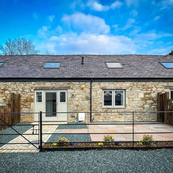 Tractor Shed, seaside cosy cottage for 4，位于波马利斯的酒店