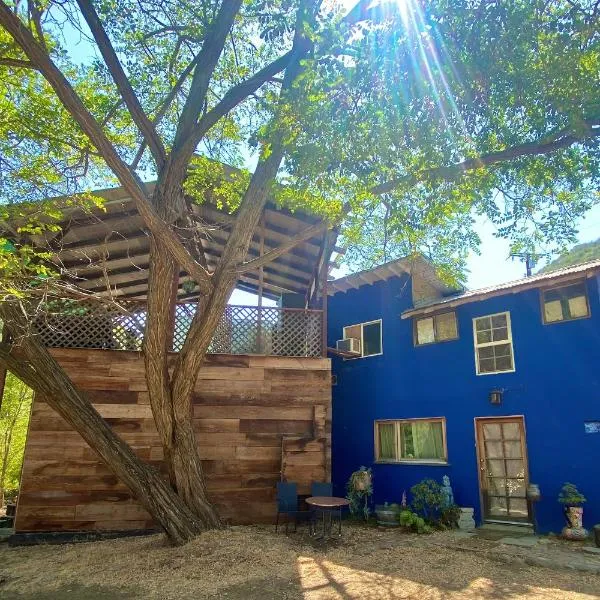 Topanga Panoramic View Loft with Trails & Creeks，位于Topanga的酒店