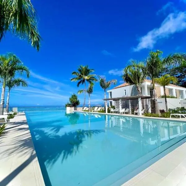 Tahatai - Private beach, pool, AC, High speed net，位于Paea的酒店