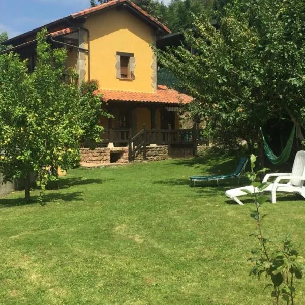 Los Avellanos Casa 3，位于Celis的酒店