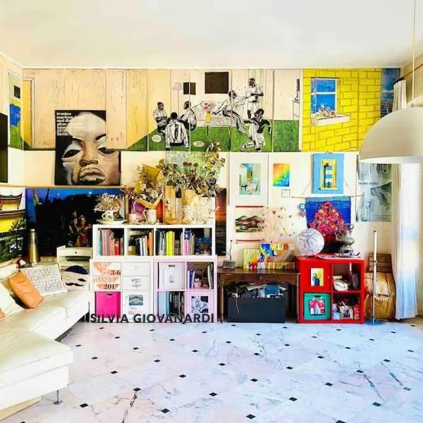 Artistic 2-bedroom condo，位于米兰的酒店