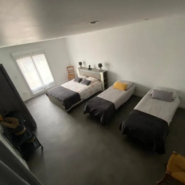 Logement spacieux 70m2，位于Le Plessis-Grammoire的酒店