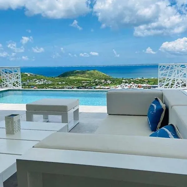 Prestigious Villa & Apartment Marewa with Breathtaking Ocean View - Saint Martin French Side，位于格兰德凯斯的酒店