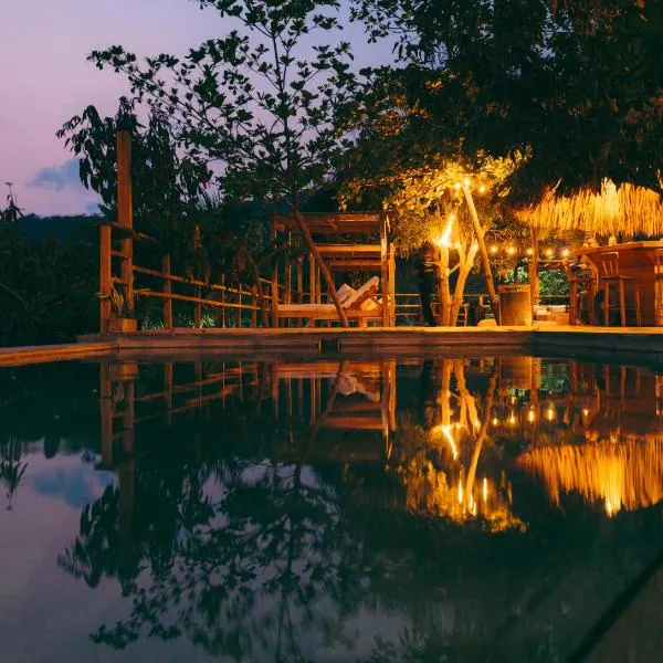 El Xalli Hotel，位于埃尔蒙特的酒店
