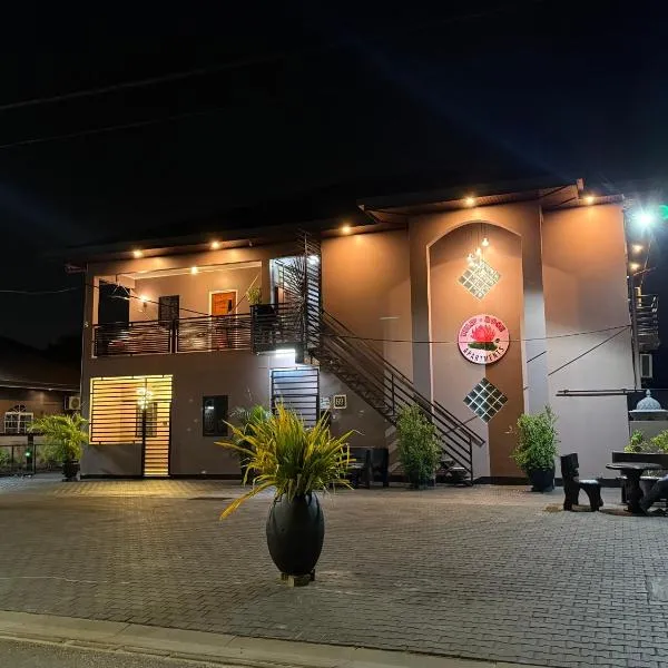 Tulip Rosé appartments，位于帕拉马里博的酒店