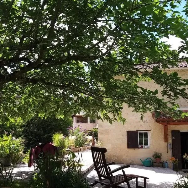 Le moulin des Verlines，位于Saint-Laurent-sur-Manoire的酒店