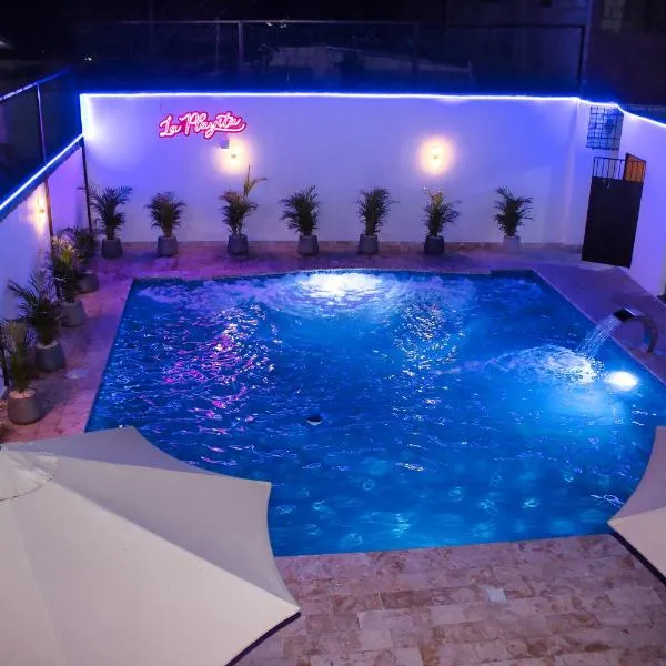 Villa Sol Taino, Hotel en Boca chica, 5 minutos del Aeropuerto Internacional las Américas，位于La Golondrina的酒店