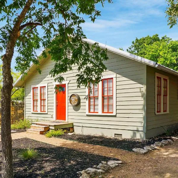 Bungalows on the Square- Unit 1，位于温伯利的酒店