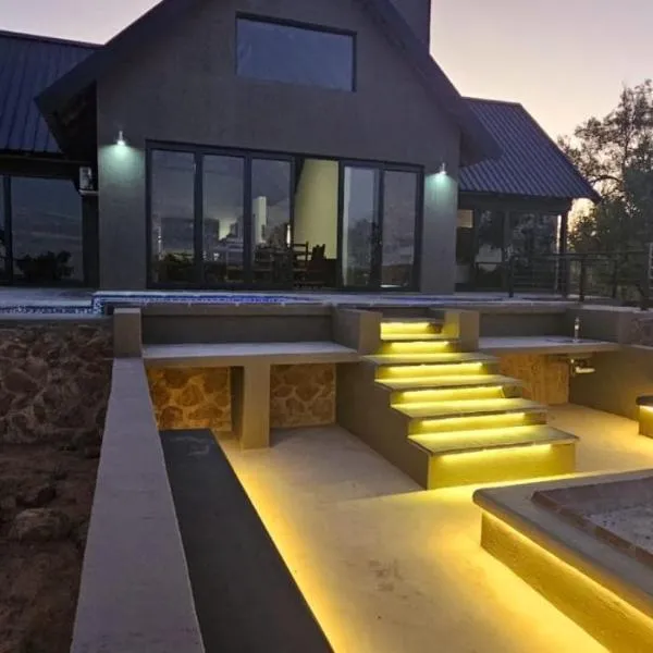 Thabanyane Private Lodge Mabalingwe，位于沃姆巴斯的酒店