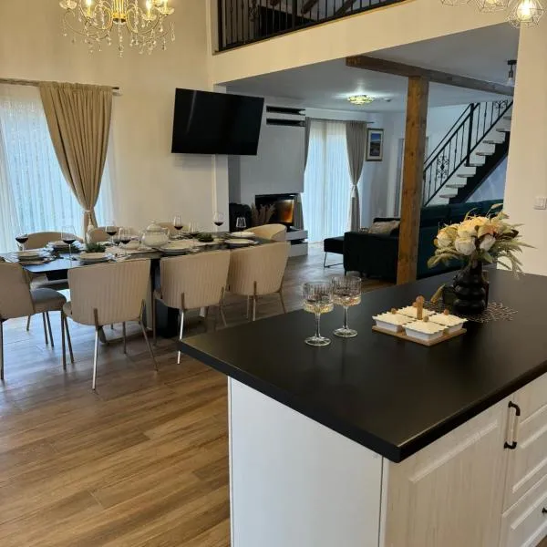 Country House Lištani-renta quad，位于利夫诺的酒店