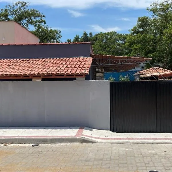 Casa toda - Praia Barra do Sahy - Aracruz，位于阿拉克鲁斯的酒店