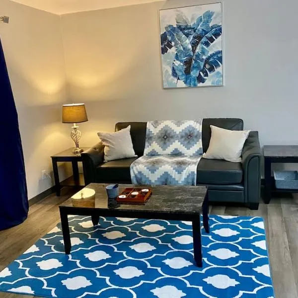 All private 2 BRoom w 2 QUEEN BEDS-1 BTHRM-FREE PARKING-FAST WI-FI-CENTRAL LOCATION，位于大草原城的酒店