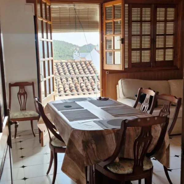 Ático en el casco histórico con increibles vistas de montaña，位于Higueruelas的酒店