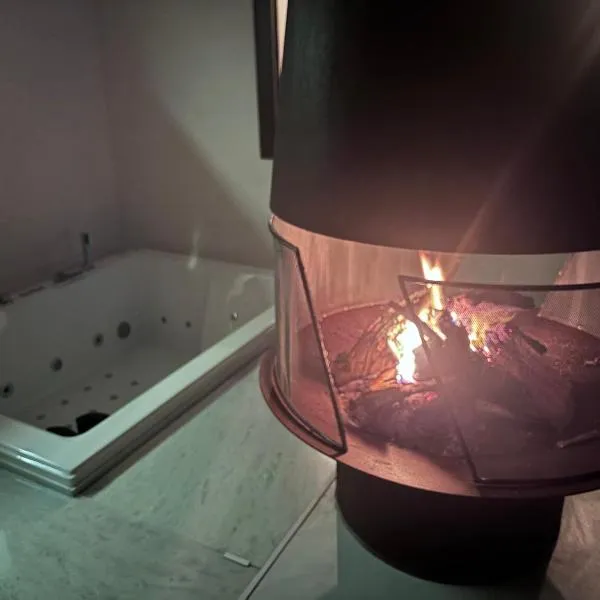 Aeneas Villa Pool & Jacuzzi al mare Torre Guaceto，位于斯培基奥拉的酒店