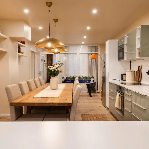 ALEXA Spacious Design Apart up to 10 persons - Parking - Superfast Wifi，位于柏林的酒店