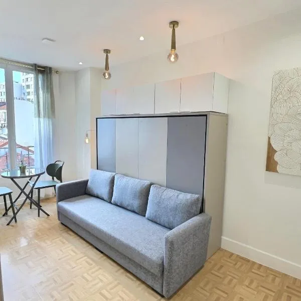 Studio Parc-Expo Vanves Paris 15ième，位于旺夫的酒店