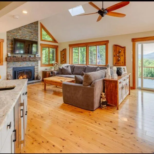 Fireplace Fire Pit Ski 5 Mountains 4BR Views，位于Thornton的酒店