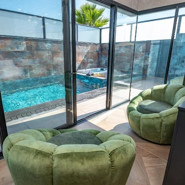 Naomi Boutique Suites，位于Netu'a的酒店