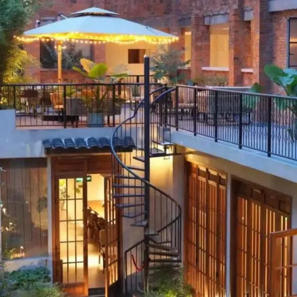 Chuanxing Yinli Hotel Chengdu Kuanzhai Alley Branch, with free welcome wine and afternoon tea，位于成都的酒店