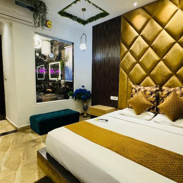 HolidayVilla & Suites Amritsar- Green Avenue，位于阿姆利则的酒店