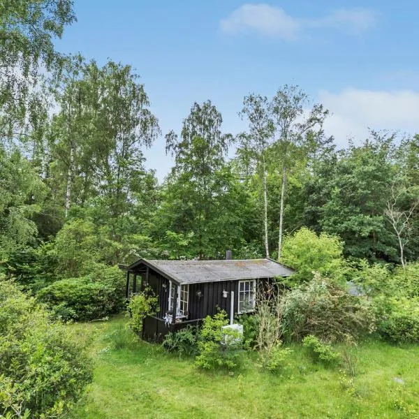 1 Bedroom Beautiful Home In Tikøb，位于Tikøb的酒店
