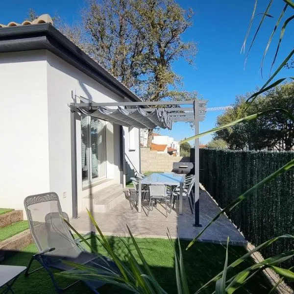 L'Eden des Aspres Villa T4 avec Jardin，位于蒂伊的酒店