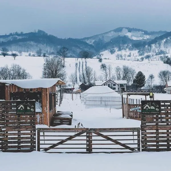 Glamping Iurte Mongole Spiritul Zimbrului，位于布泽乌河畔瓦马乡的酒店