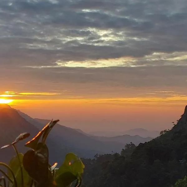meditation monastery stay，位于埃拉的酒店